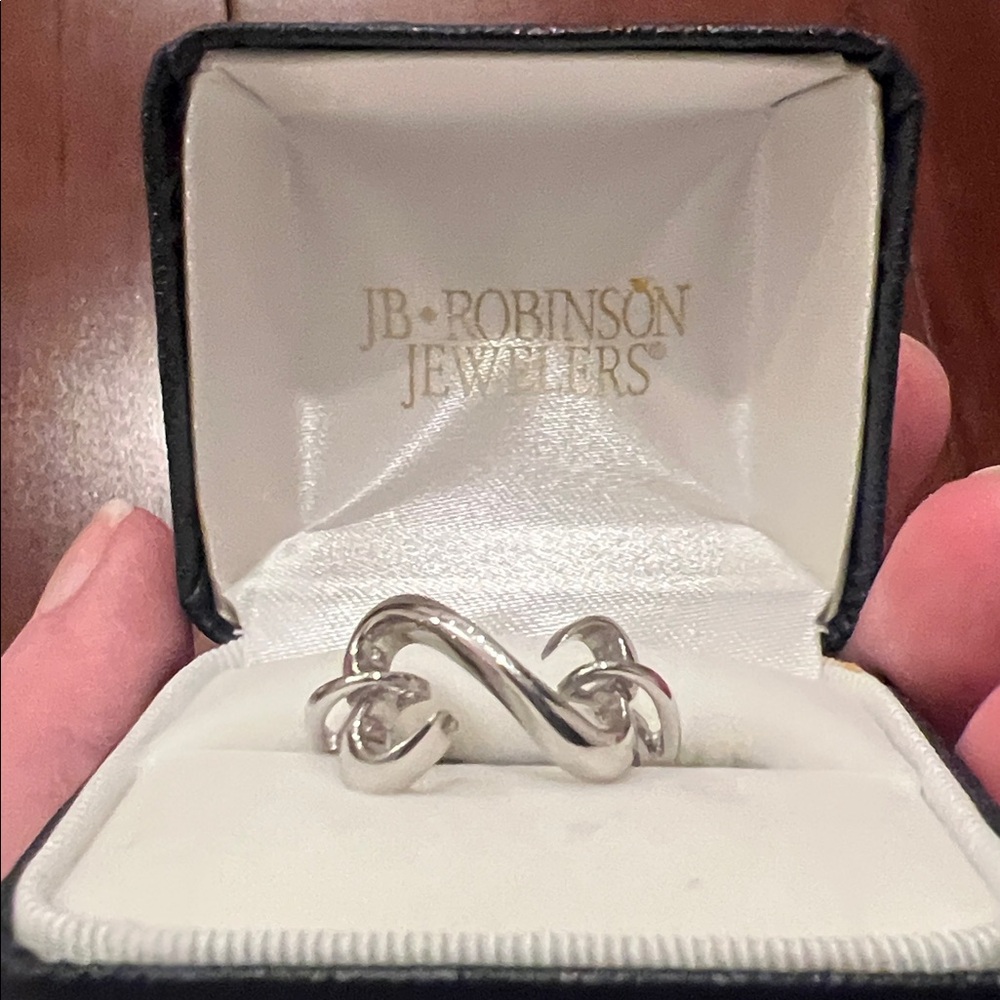 Jane Seymour Open Hearts Sterling Silver Ring - Picture 2 of 4